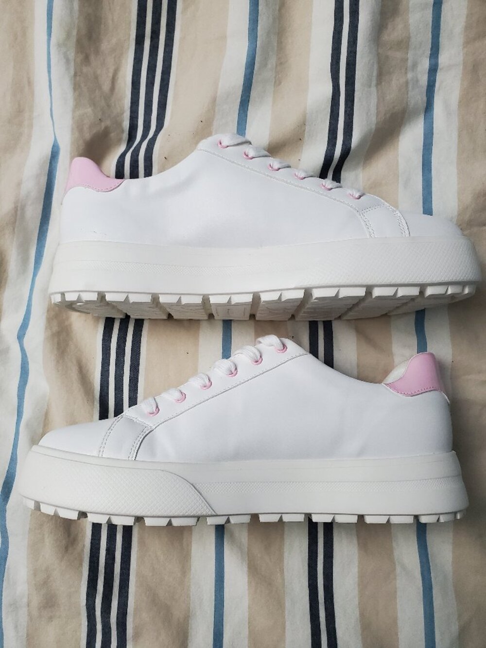 Women's White & Pink Aldo Sneakers Size 10 - Picture 4 of 7